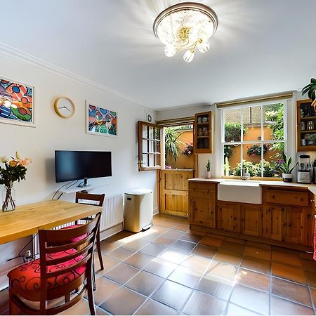 The Clapham Apartment With Private Patio London Exterior photo